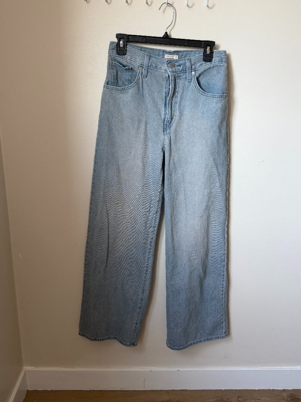 Vintage Levis Wide Leg Jeans | Light Wash Cinch Waist Denim | Size 27 | 90s - Picture 2 of 6
